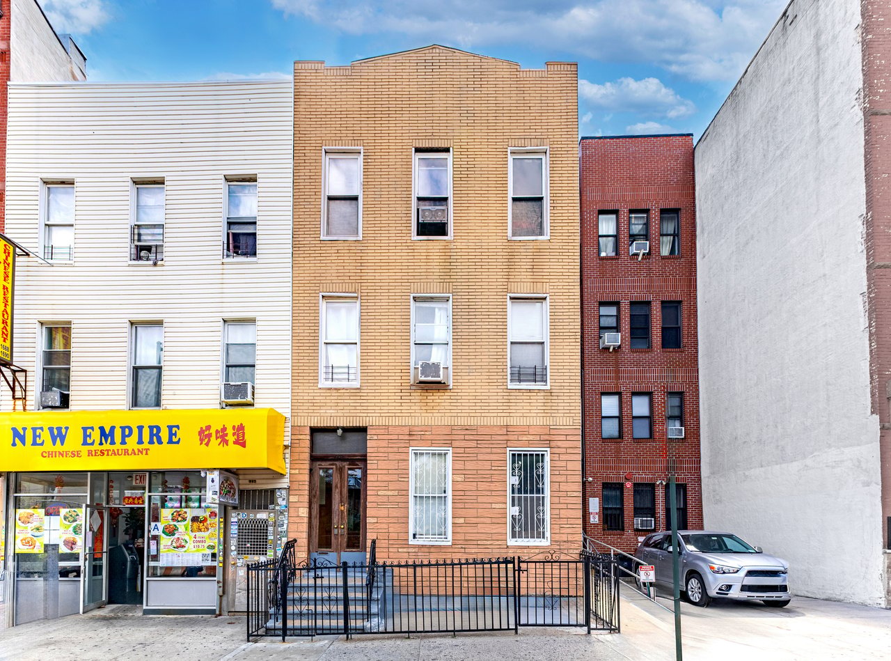 Looking to sell a home in Greenwood Heights, Brooklyn? Learn about selling townhouses, multifamily properties, mixed use buildings, development sites, and investment properties with The Parviz Team at Compass, led by Associate Real Estate Broker Parviz Latipzoda.
