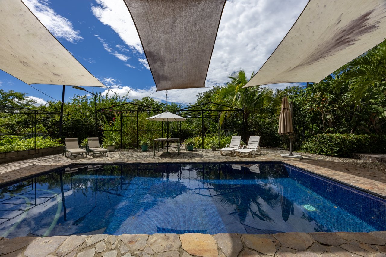 Casa Brillante & Casita Cinco Playas | Modern Home with Guest Casita, Pool & Mountain Views in Huacas