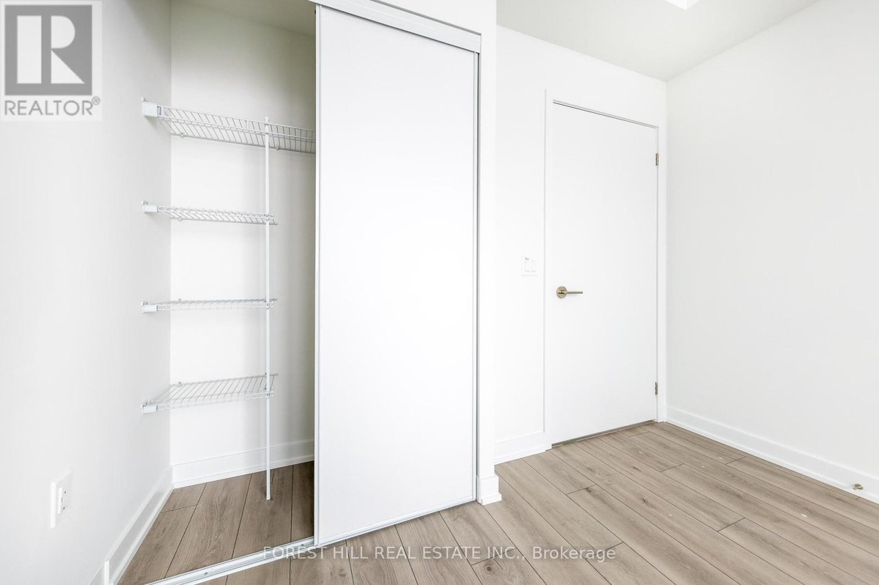 1 Fairview Rd E, #1804