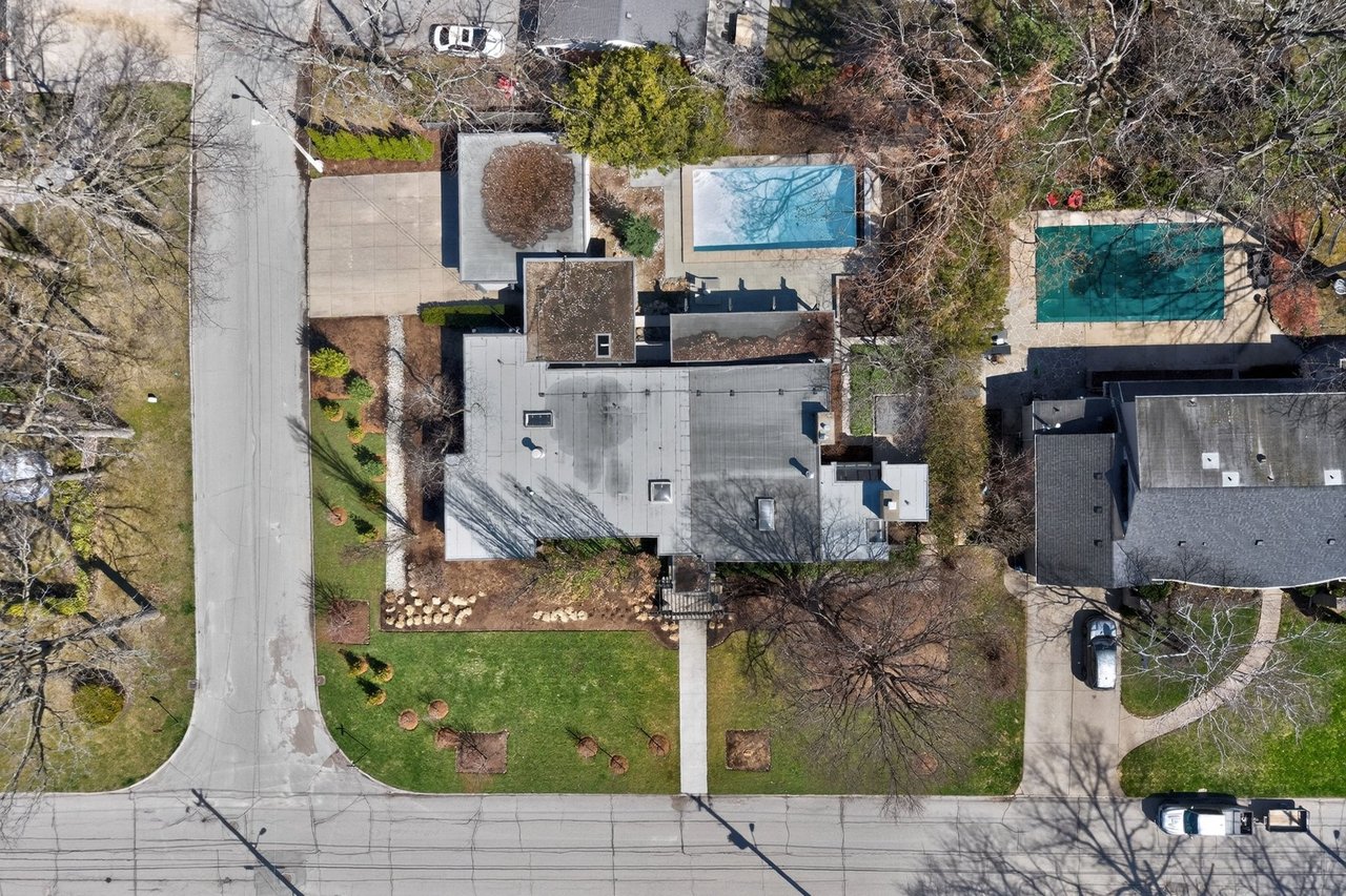 Inspiring MCM Residence