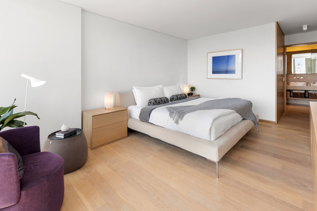 Contemporary Design and Iconic Views at The Summit