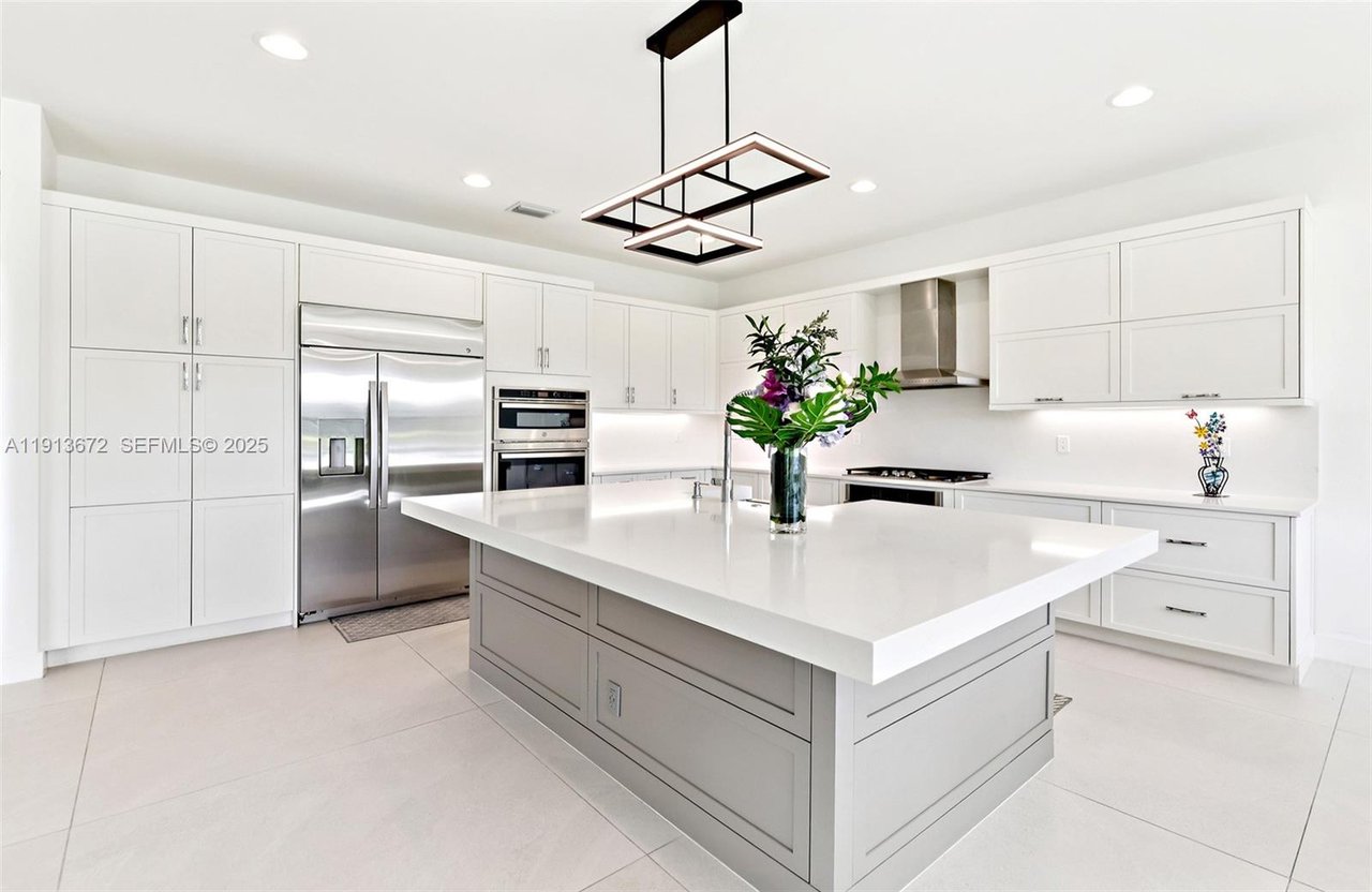 17182 Windy Pointe Ln