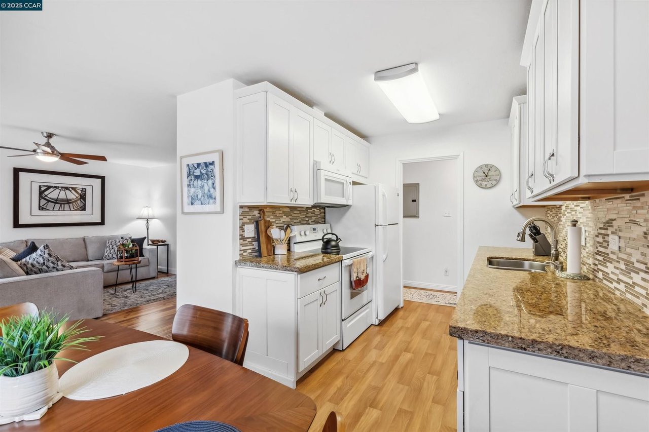 2180 Geary Road, Unit 4