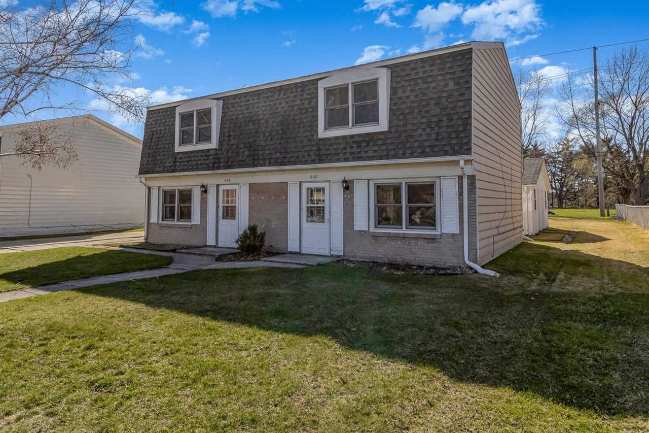 618-622 N Shelby Pl, Hobart, IN