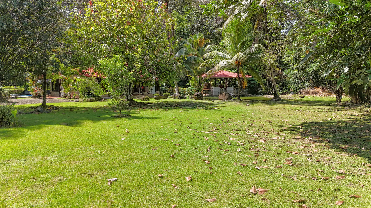 A riverfront 3-bed home on a large property In Ojochal, Costa Rica