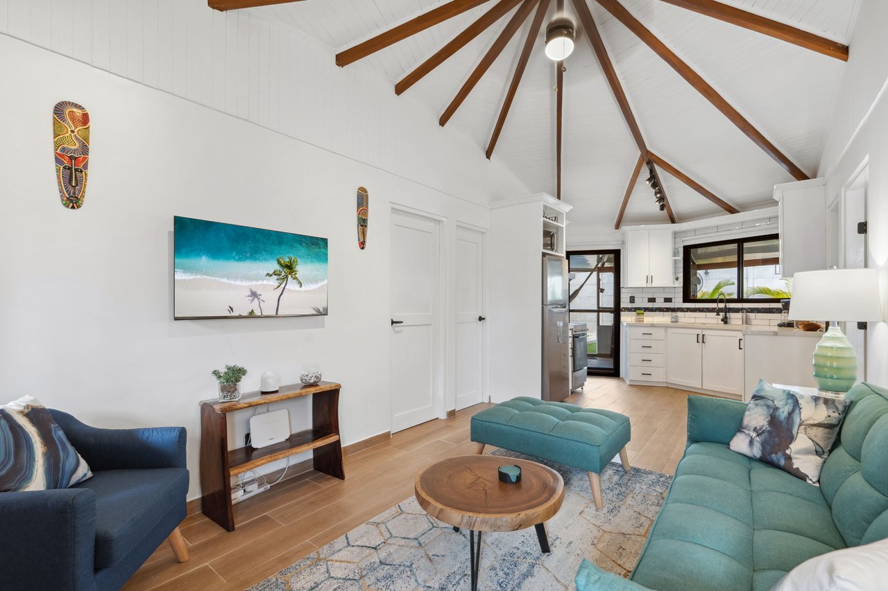 Casa Cozy | The Perfect Blend of Comfort & Convenience, Steps to the Beach!