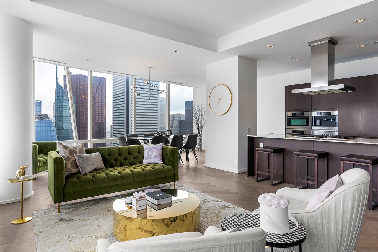 Suite 5804- 180 University Avenue