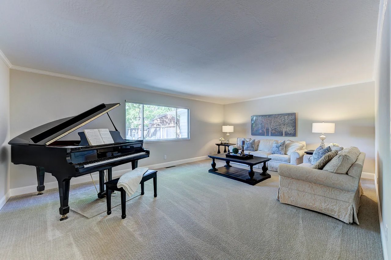 14 Buckeye Ln
