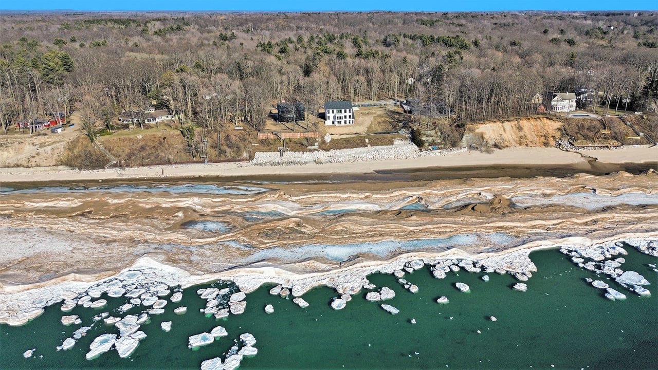 2578 2576, 2572 Lakeshore Drive