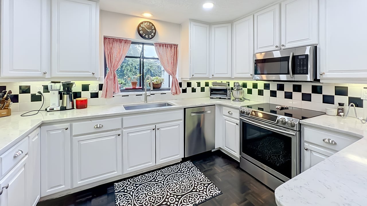 Winter Park Vias Traditonal 5-Bedroom Home near Racquet Club