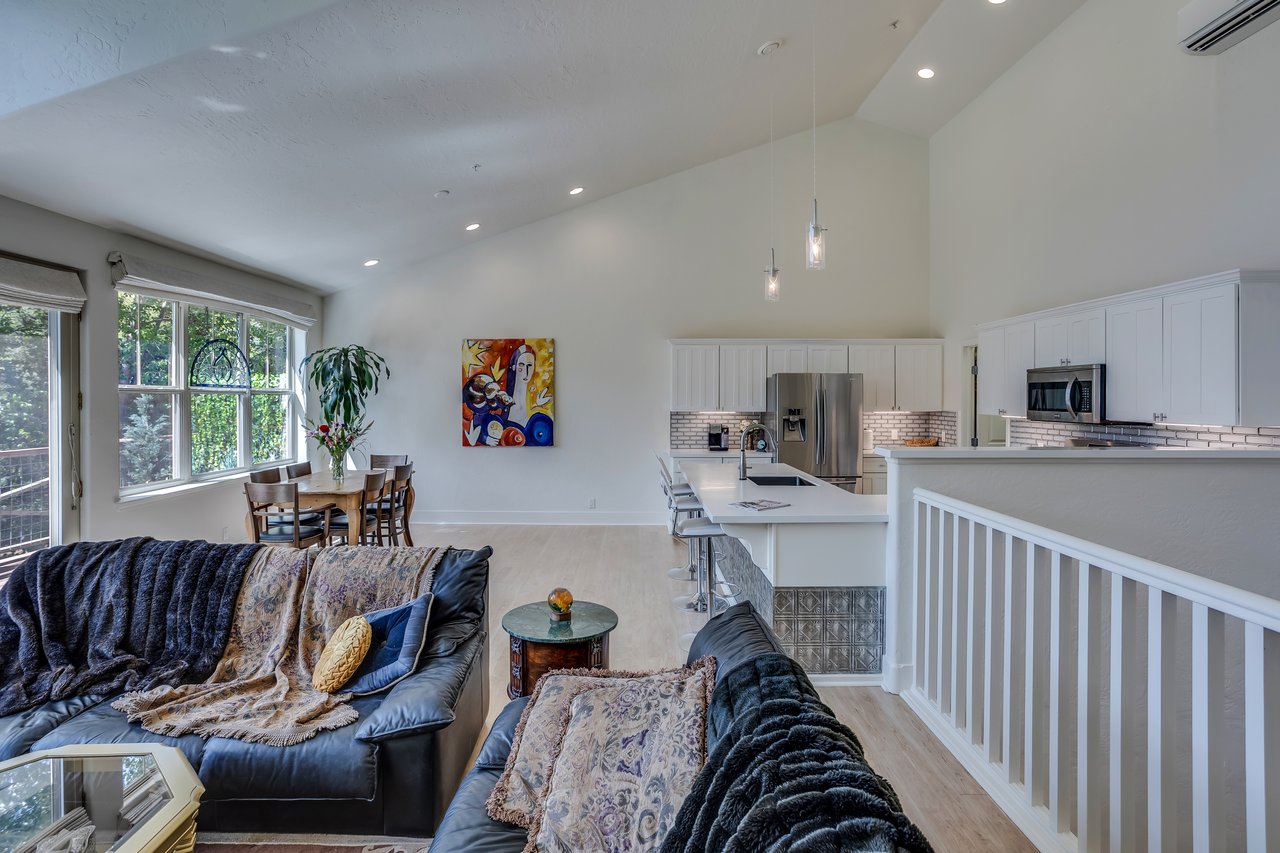 Luxury Living in the Heart of Willits