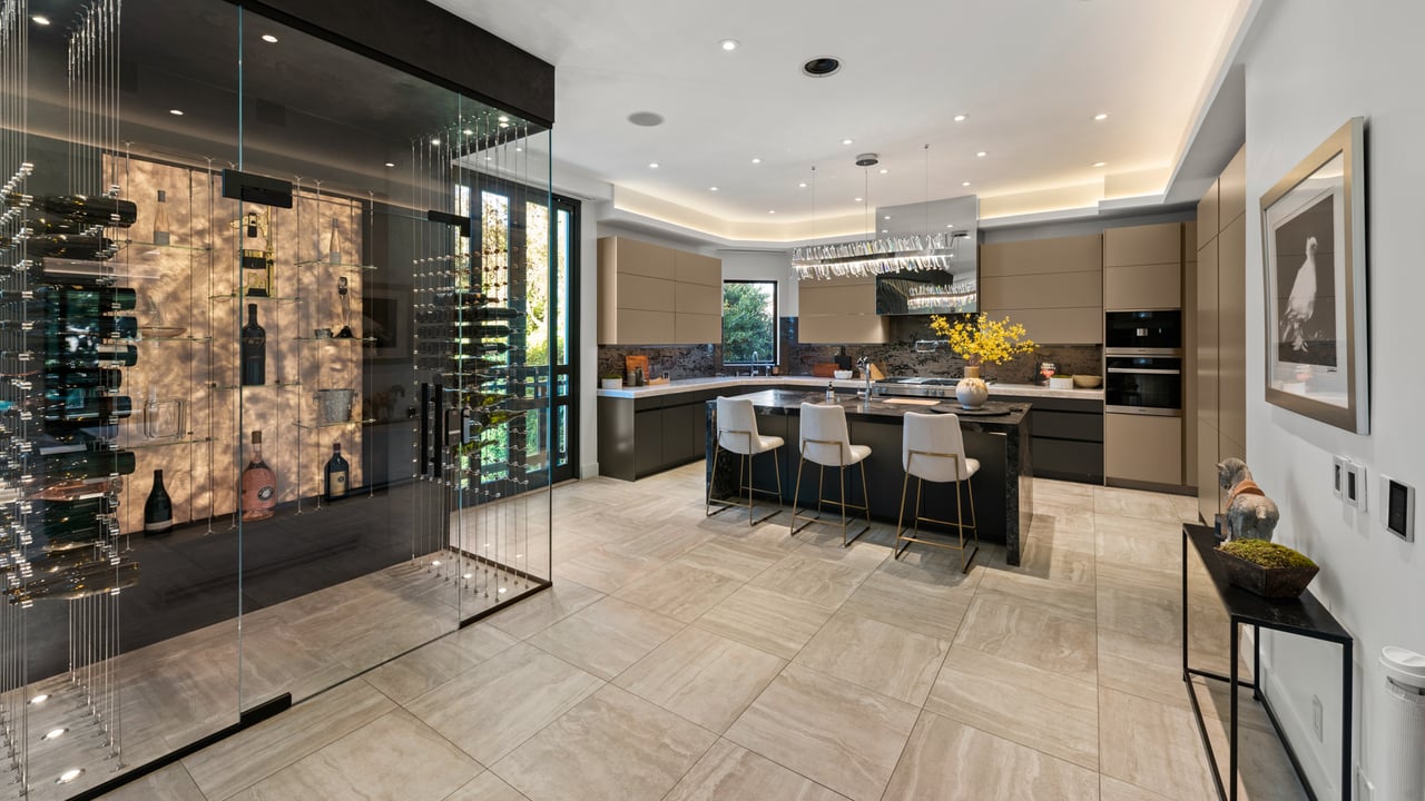 145 Channel Pointe Mall