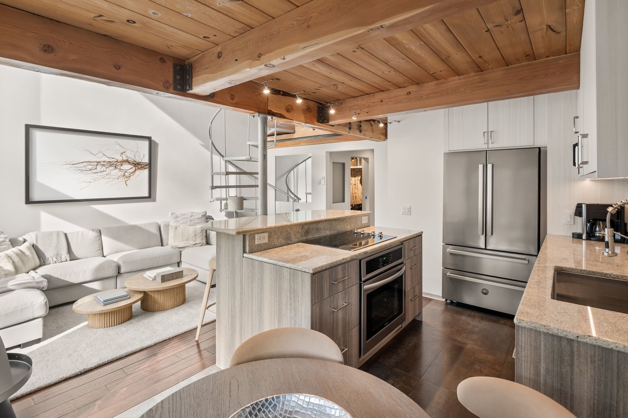 Stunning Townhome in the Heart of Downtown