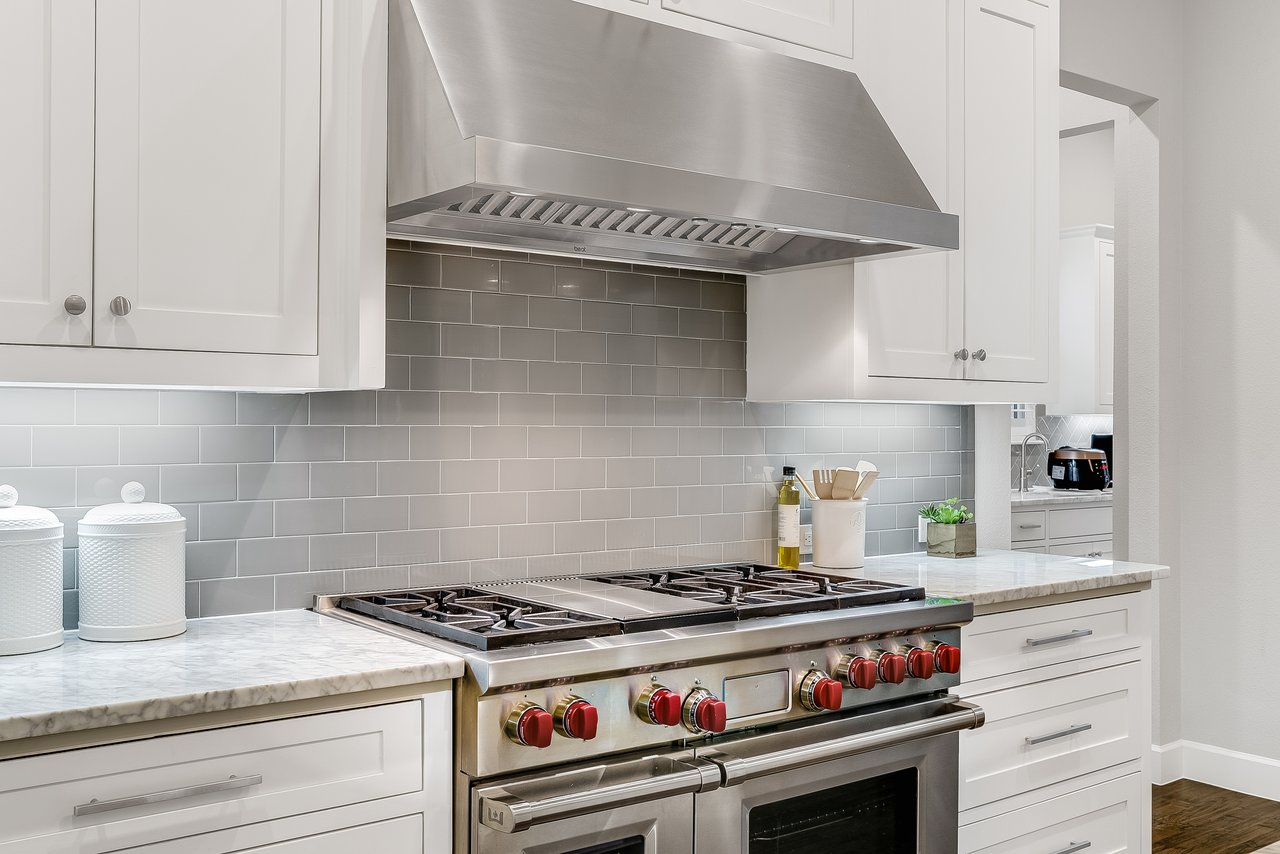 6910 Frontierwood Pl