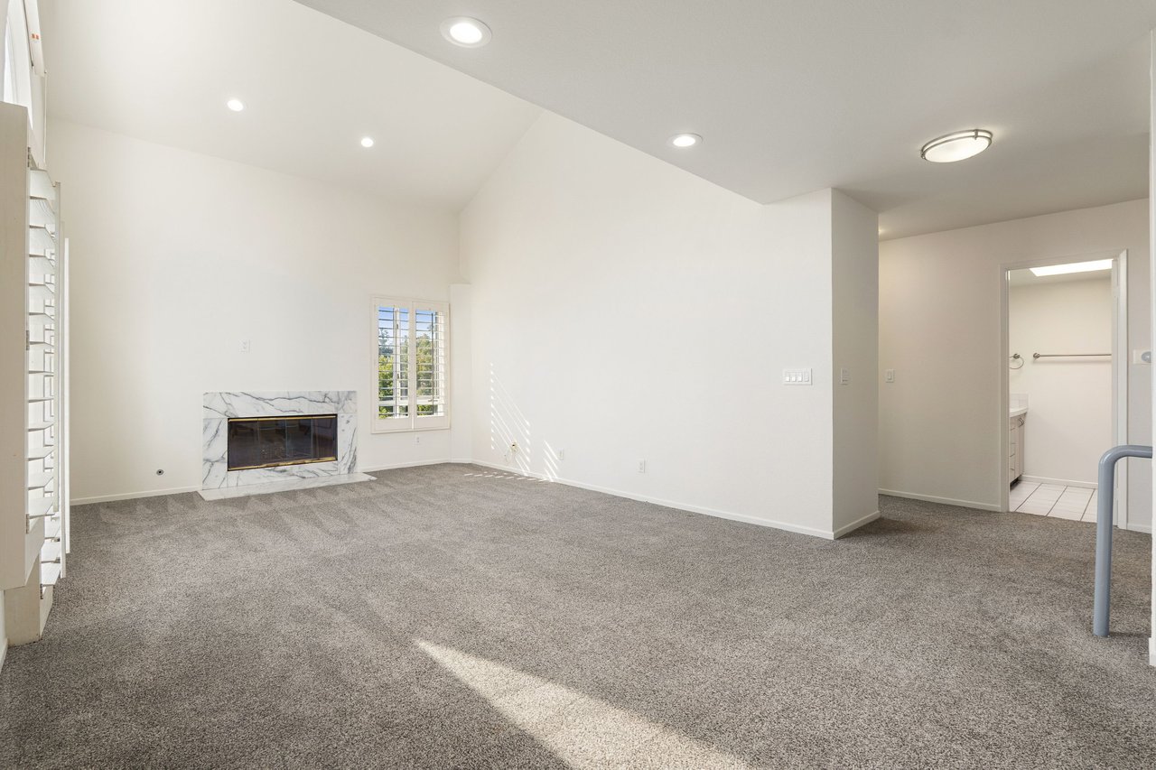 1010 California Ave #307, North of Wilshire