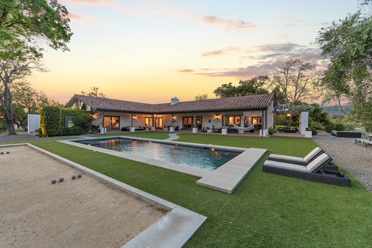 CONTEMPORARY HACIENDA with Privacy, Views, and Quality Craftsmanship