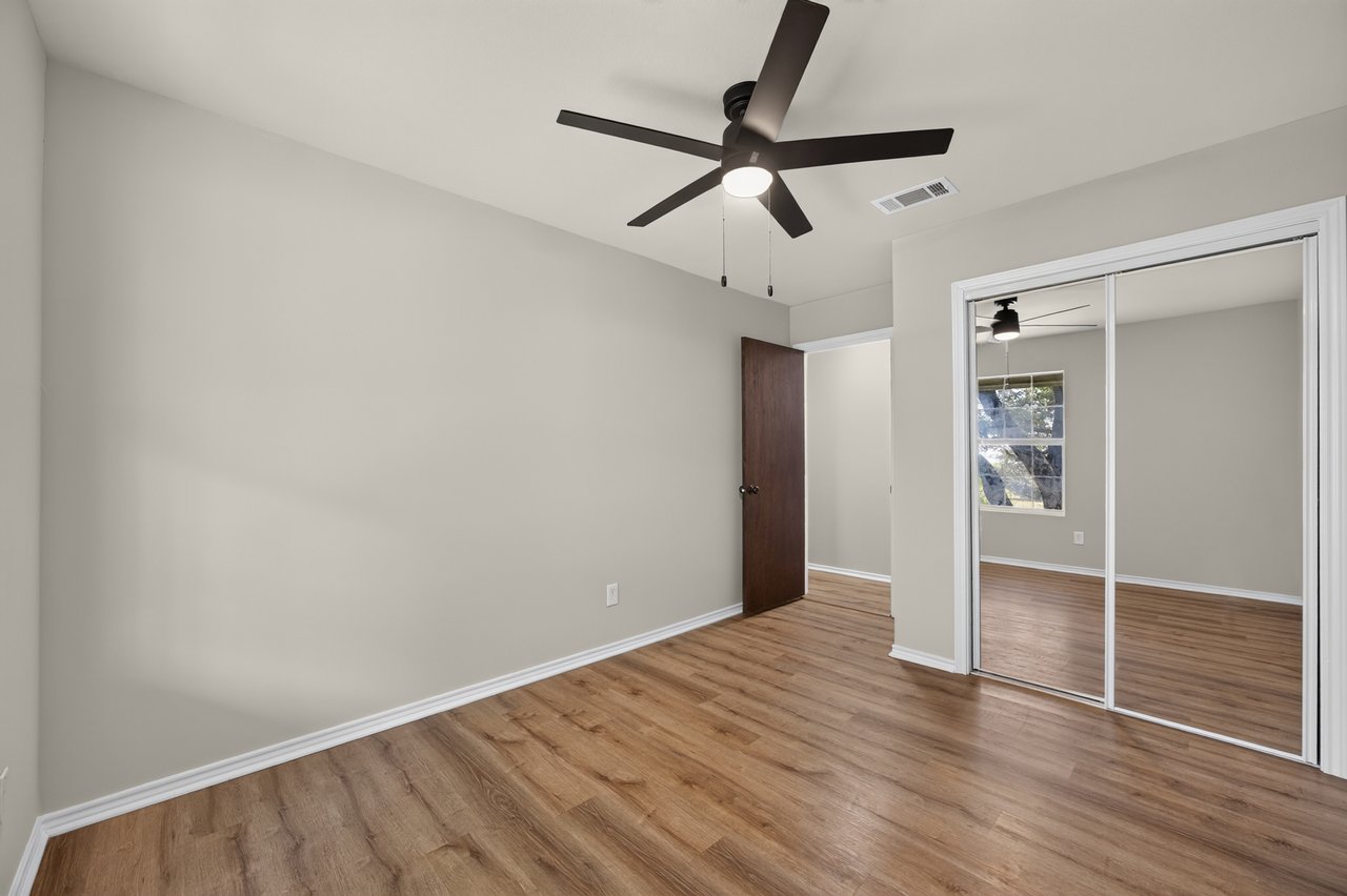 277 Private Road 1611