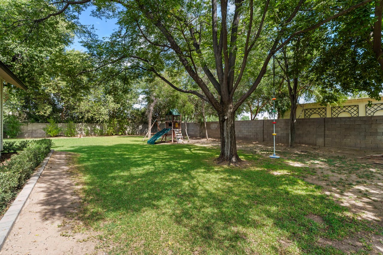 6740 N 7TH Street