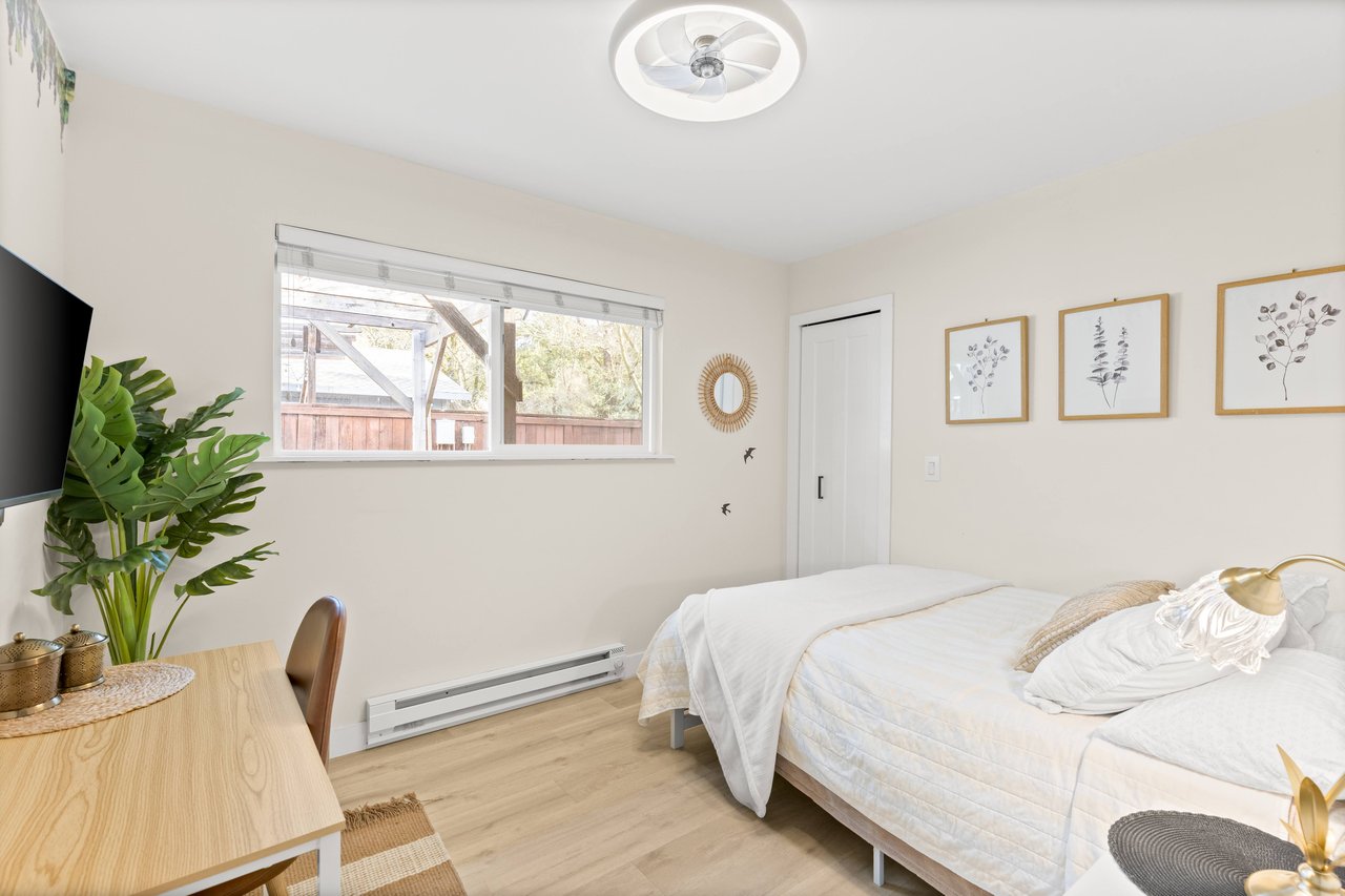 725 Lytton Station