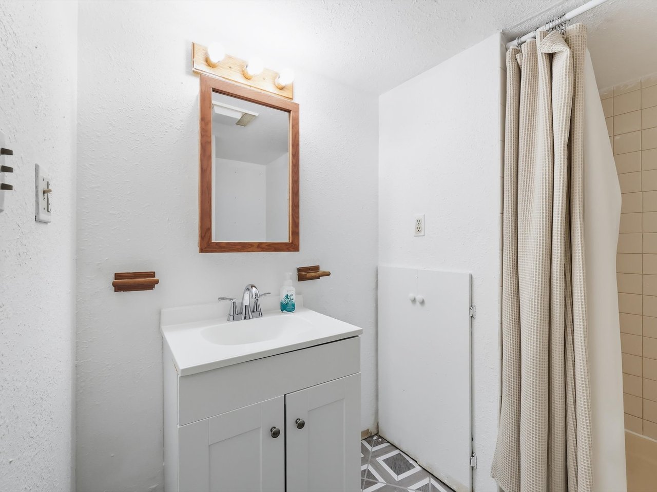 6735 Goldfield Drive