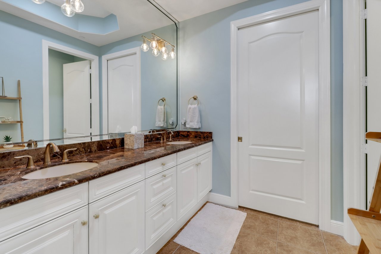 562 Avellino Isles CIR # 201