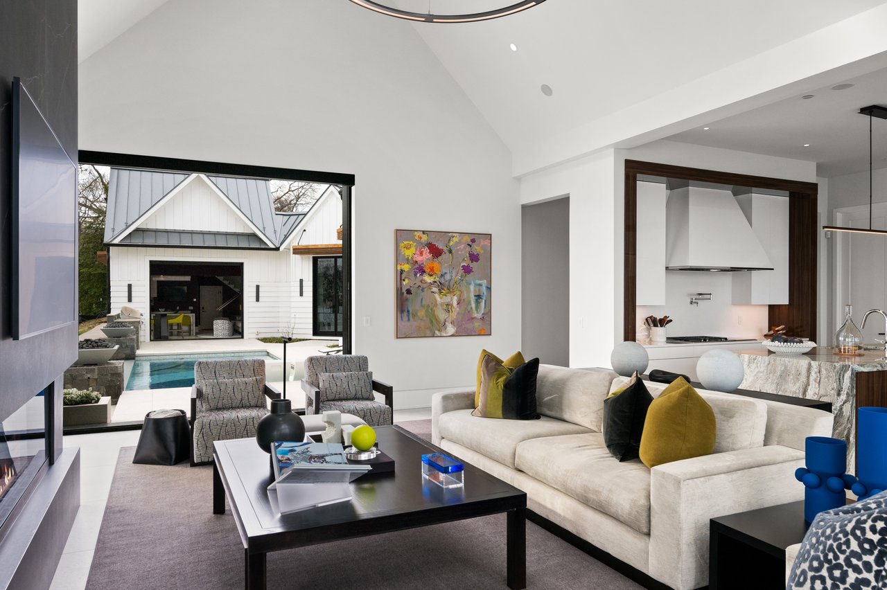 ANNAPOLIS WATERFRONT HOME | LAKE OGELTON WATERFRONT WITH CHESAPEAKE BAY ACCESS