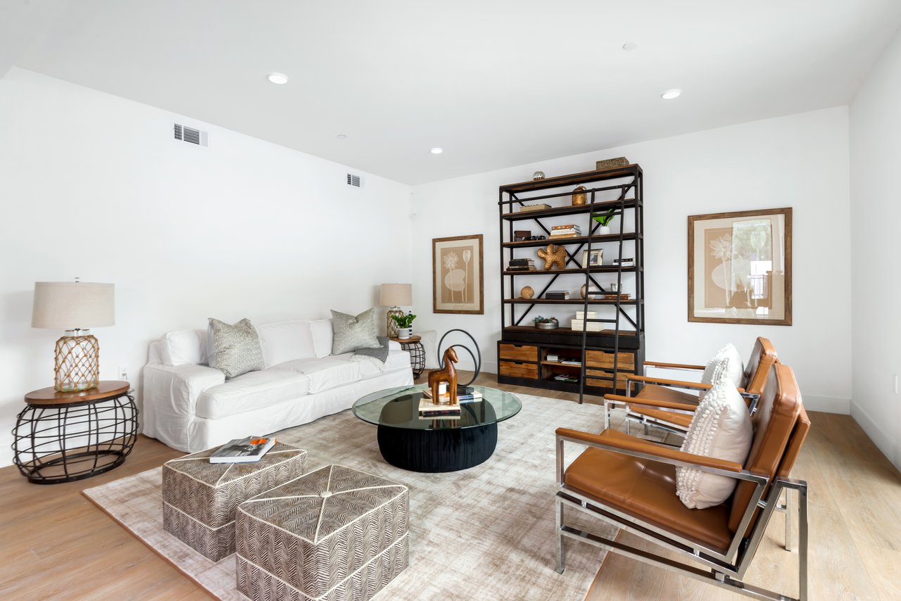 Aurelia Terrace, Regal Pl, 90068