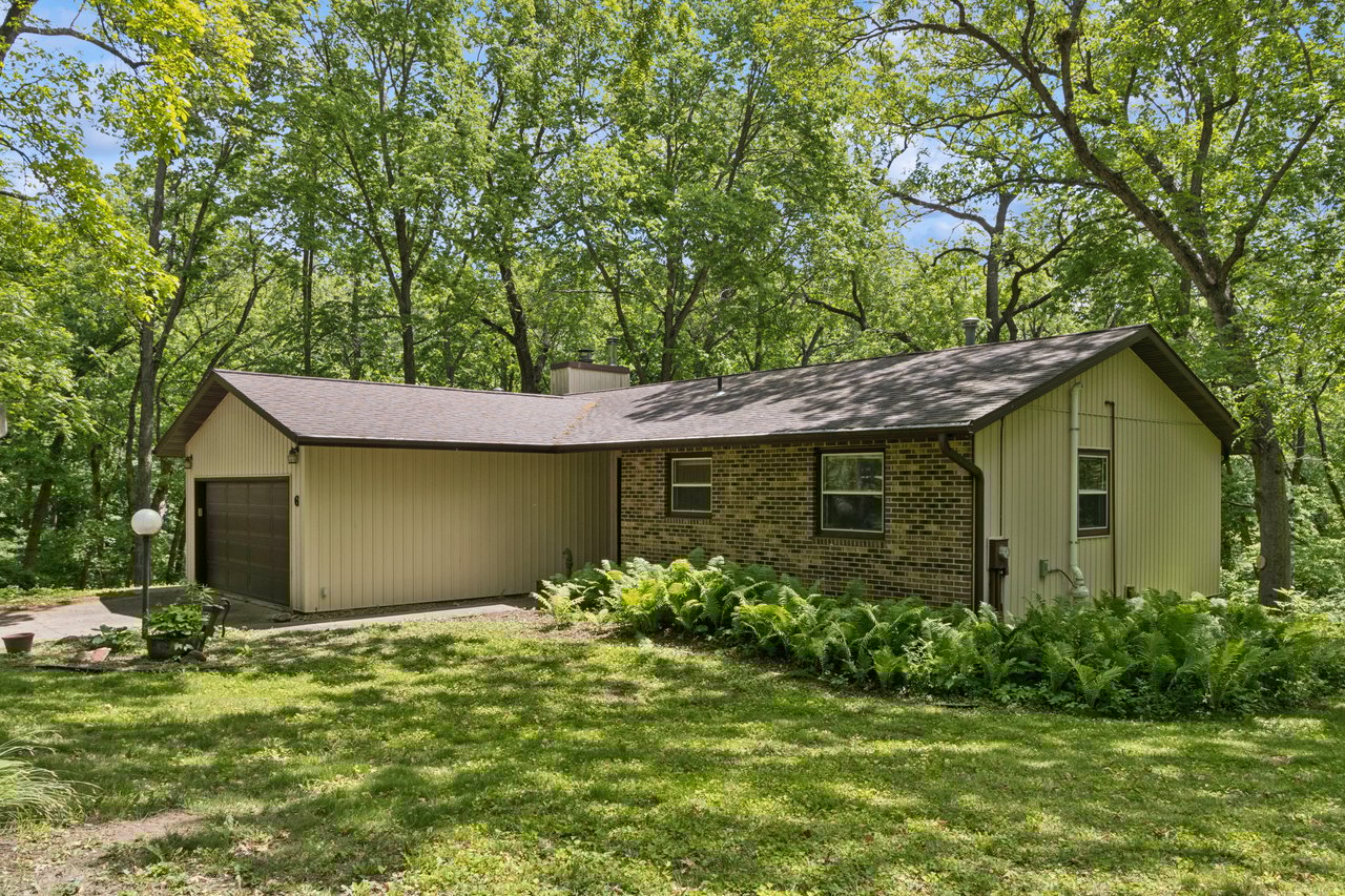 6 Woodland Dr NE