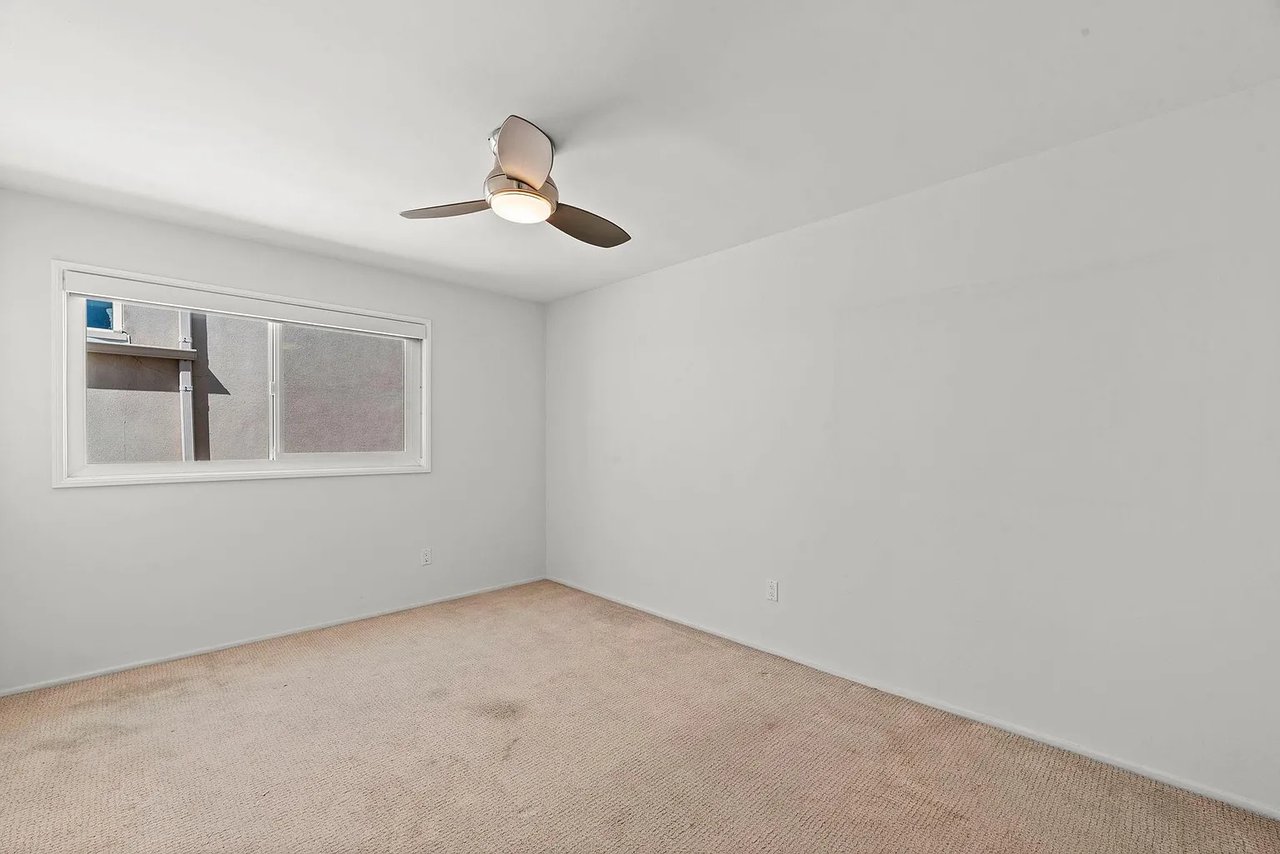 2300 Manhattan Ave