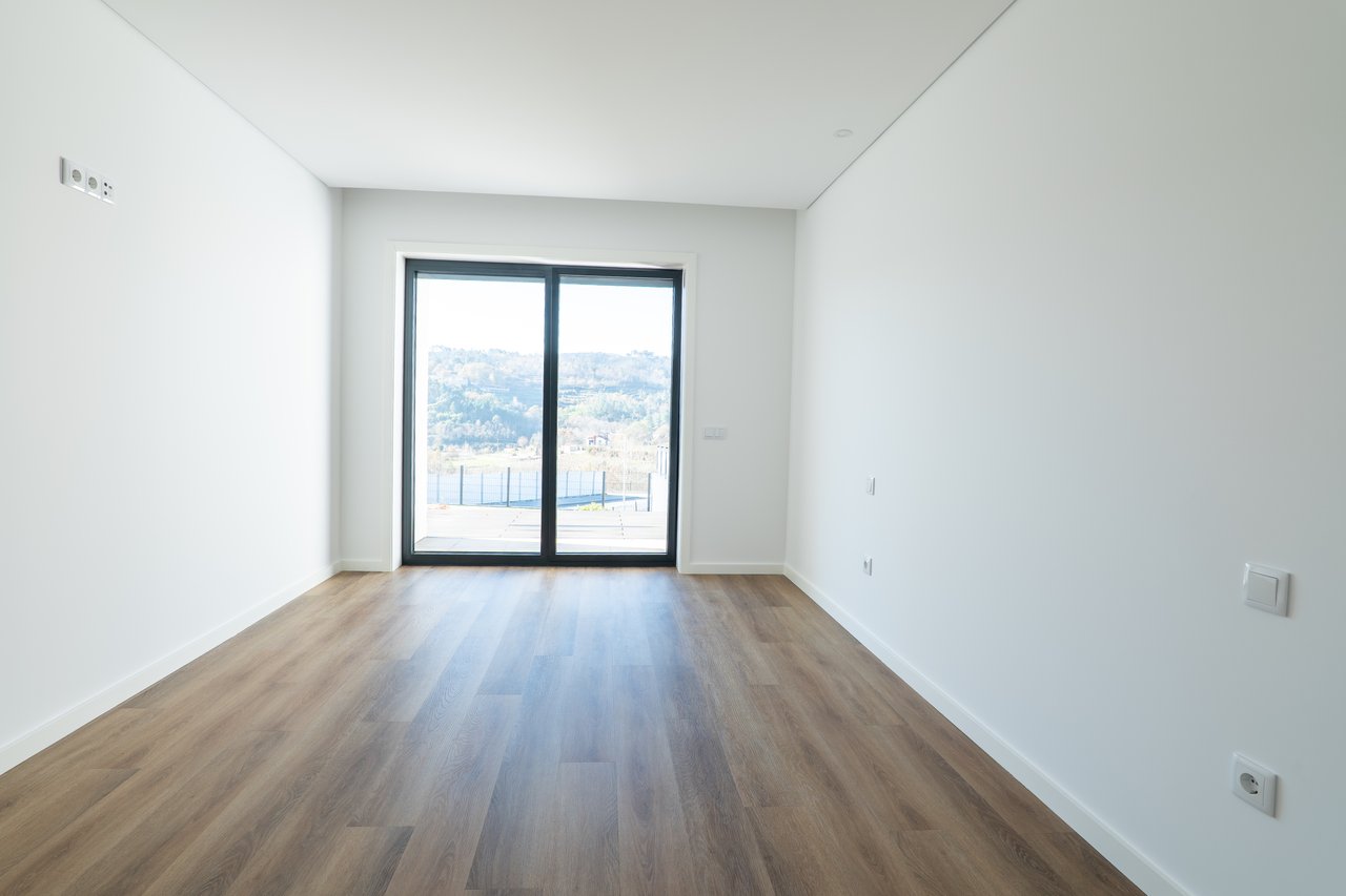  3-Bedroom Villa with Private Garage near Porto