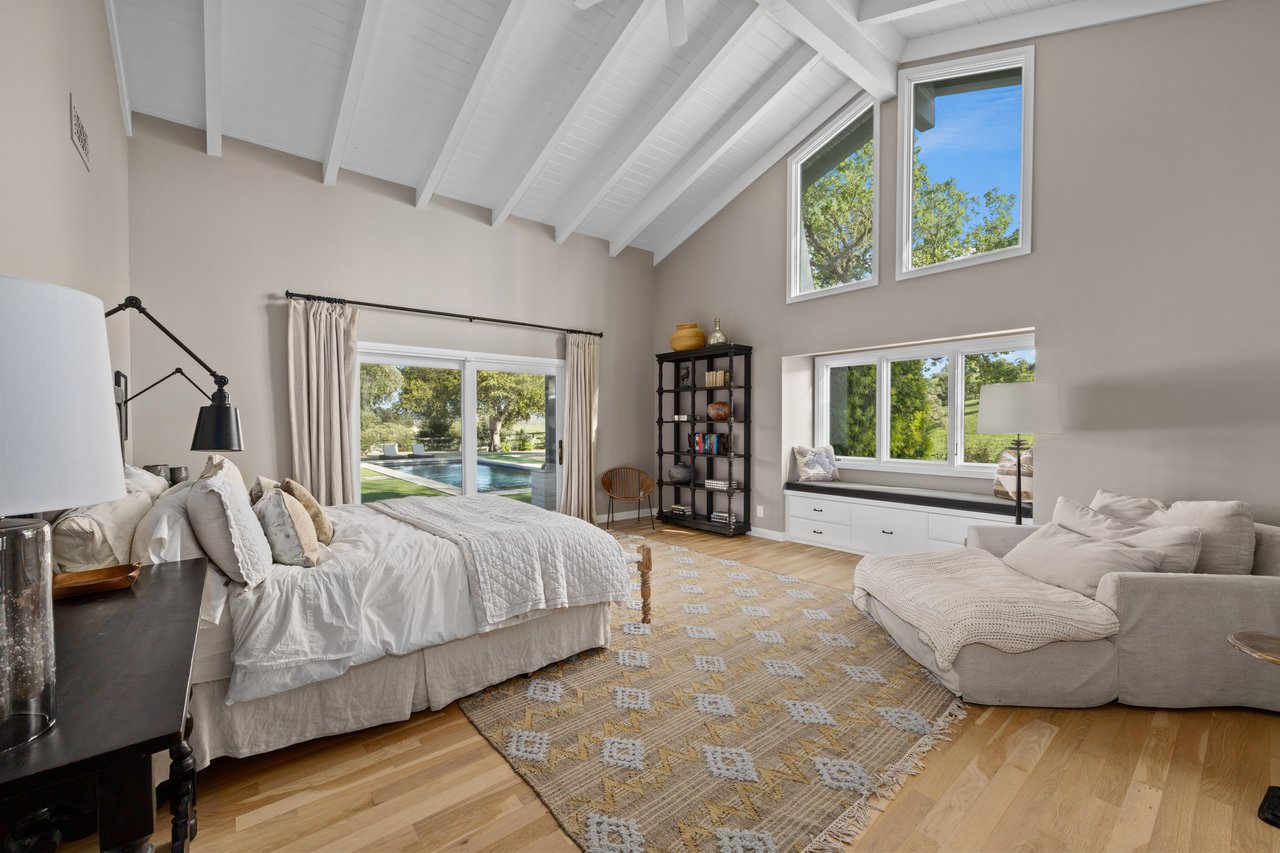 CONTEMPORARY HACIENDA with Privacy, Views, and Quality Craftsmanship