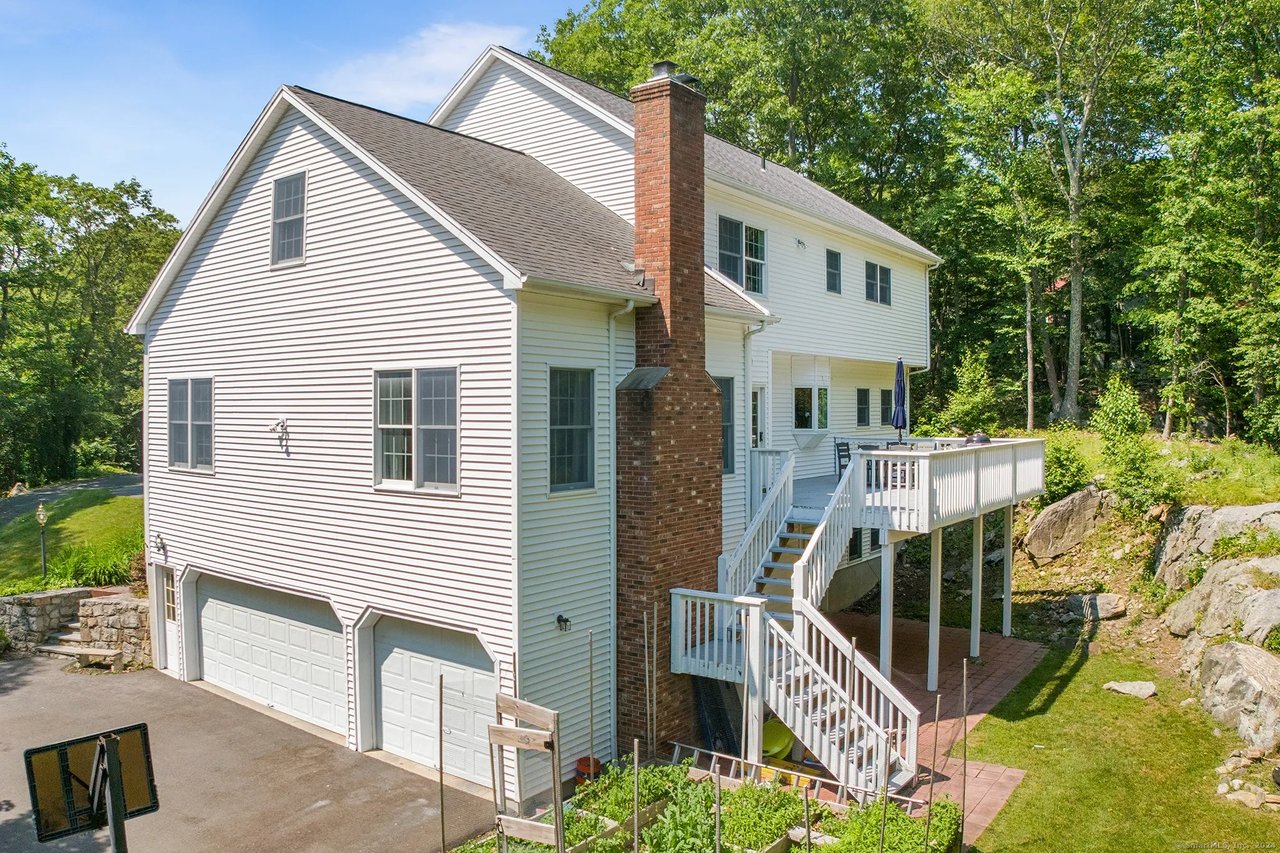 16 Pinewood Drive