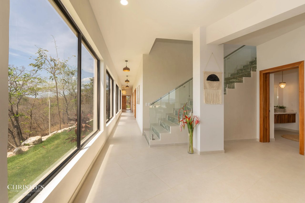 Casa Vista Escondida