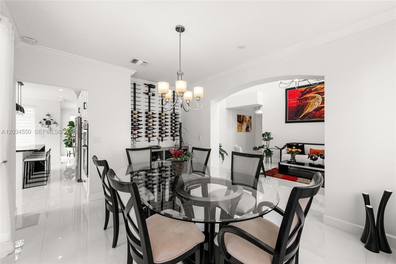 15761-sw-59-terrace-miami-pool-home-for-sale-dining