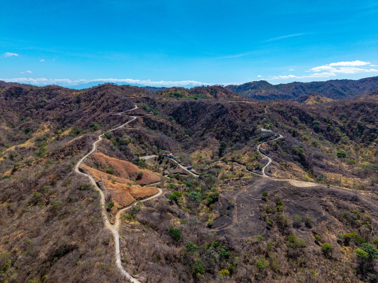 Finca Las Ventanas | Expansive Mountain View Estate Near Potrero