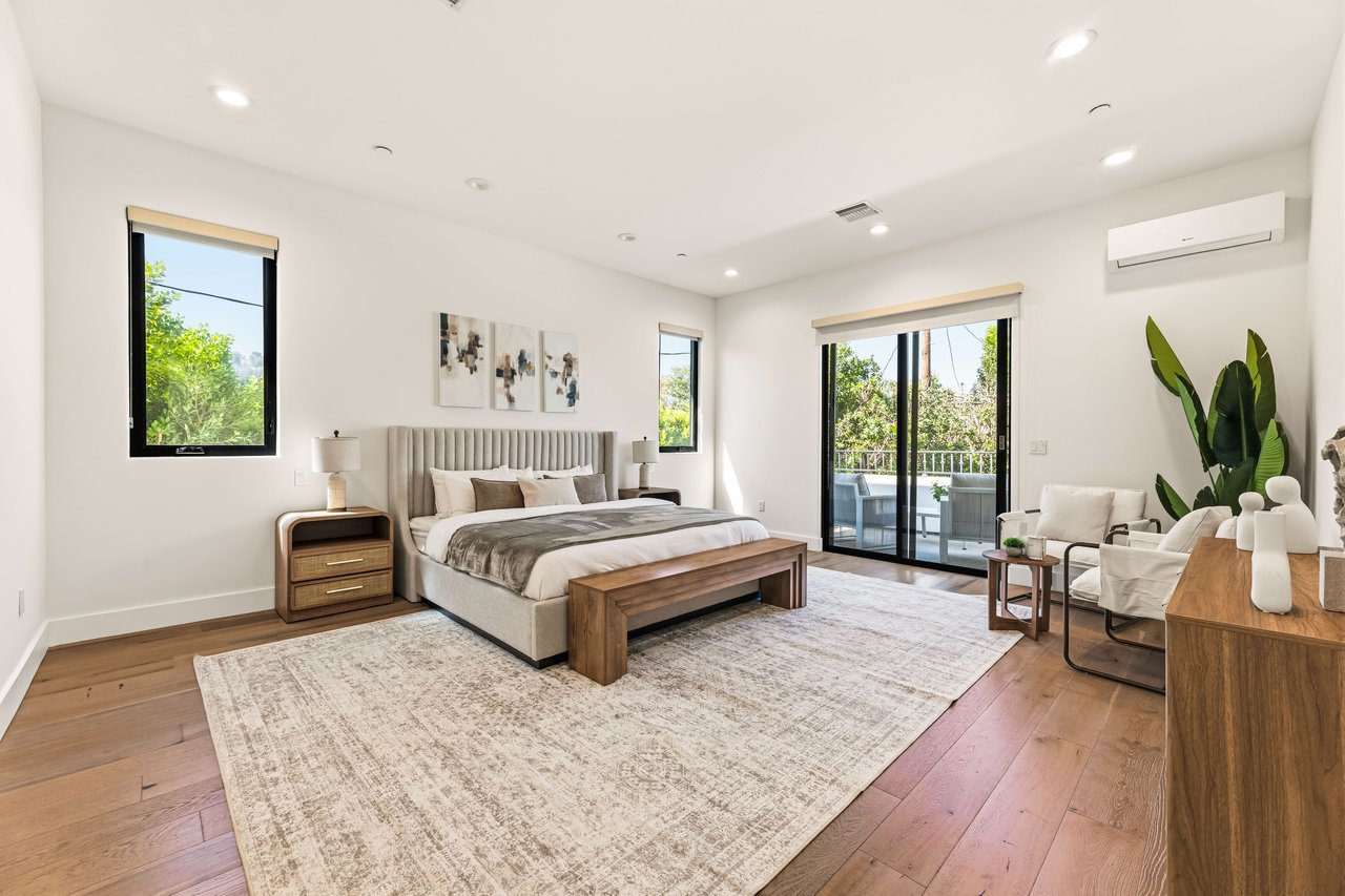 Hesperia Ave, 91316