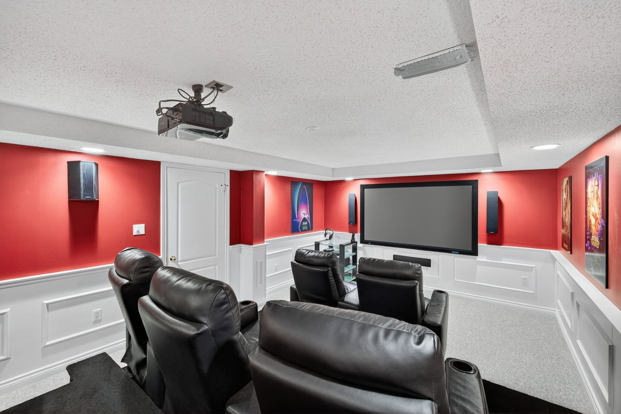 6 Falling Leaf Crt, Aurora