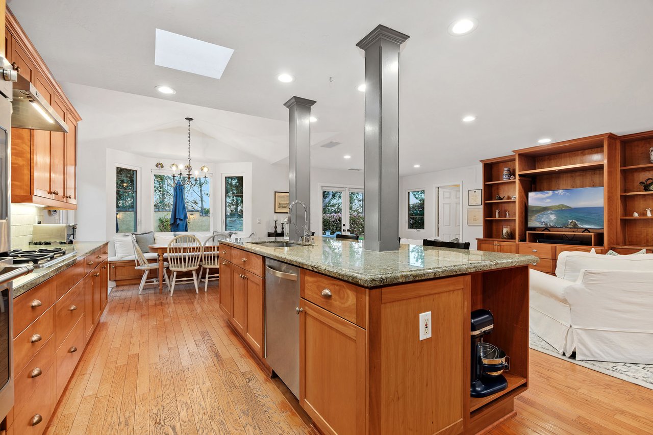 12933 Biscayne
