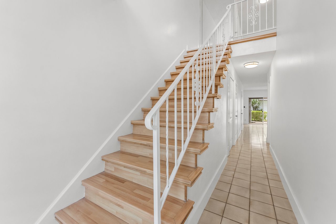 1194 Hillsboro Mile, Unit 72