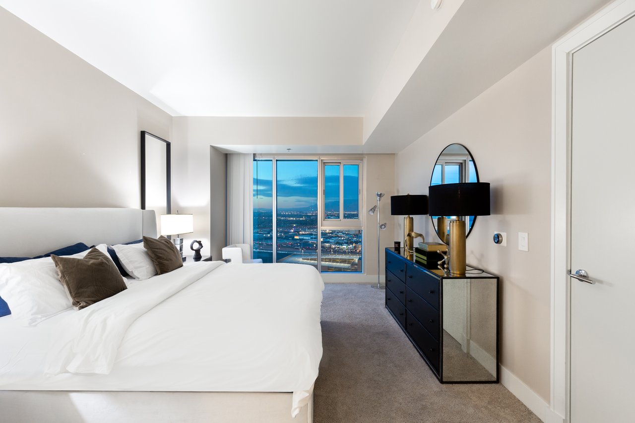 2700 Las Vegas Boulevard 2303
