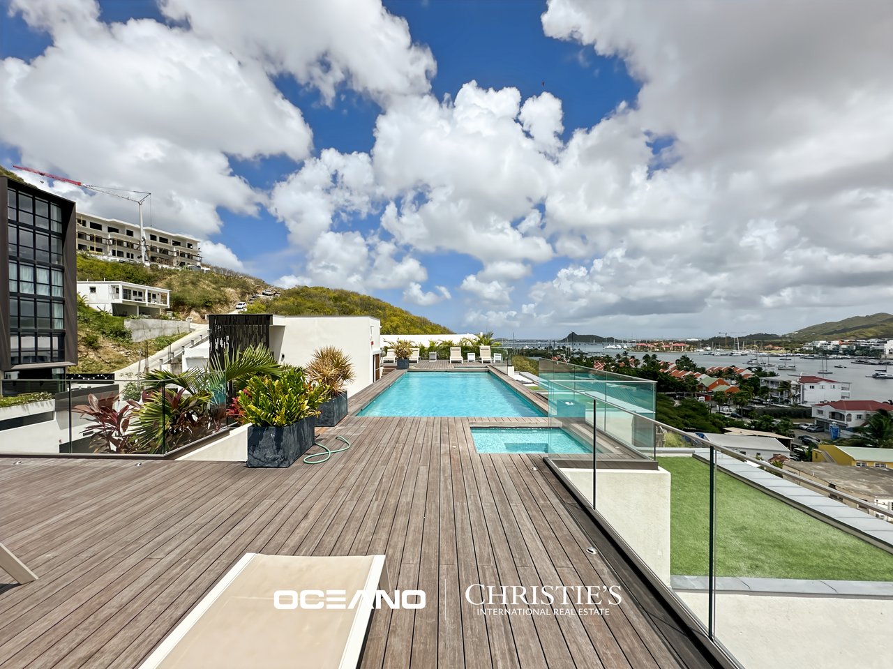 THE HILLS RESIDENCE - 1-Bedroom Apartment with Lagoon View 