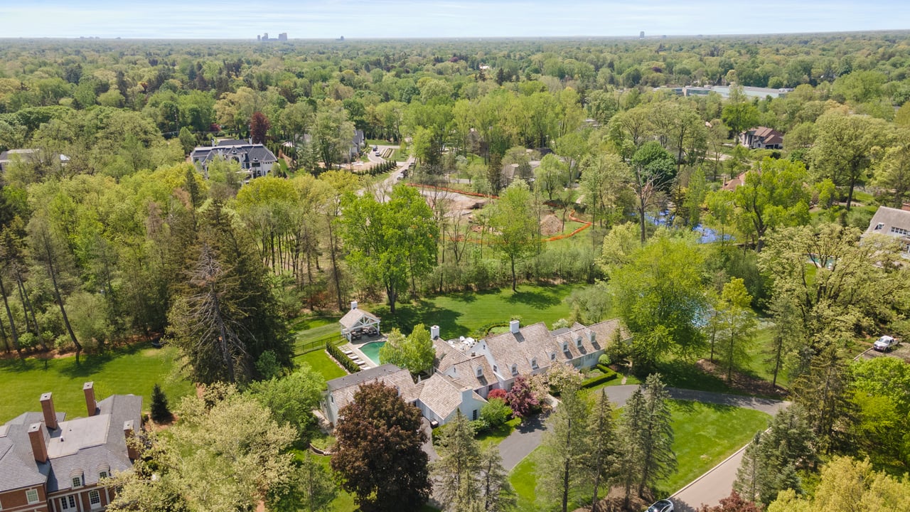 345 Woodridge Road