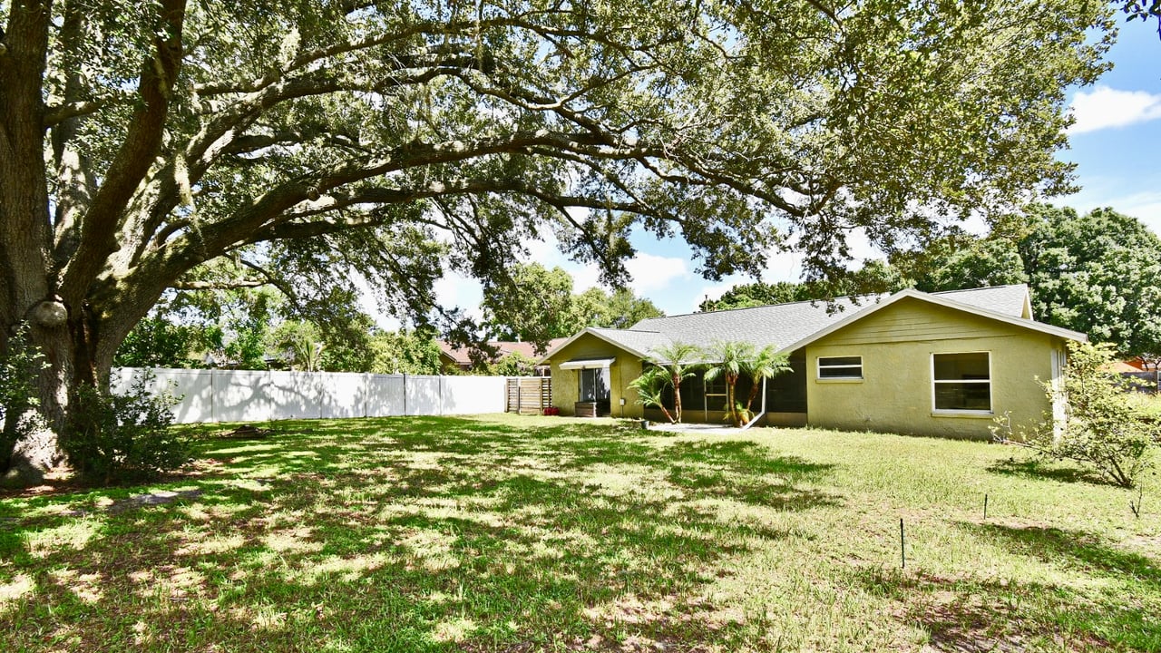 Three-Bedroom for Lease in Orlando's Bay Lakes Neighborhood