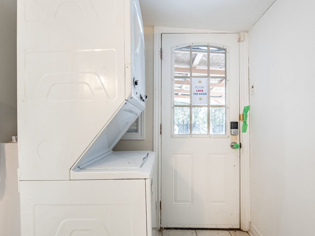 28 Lakeland Crescent