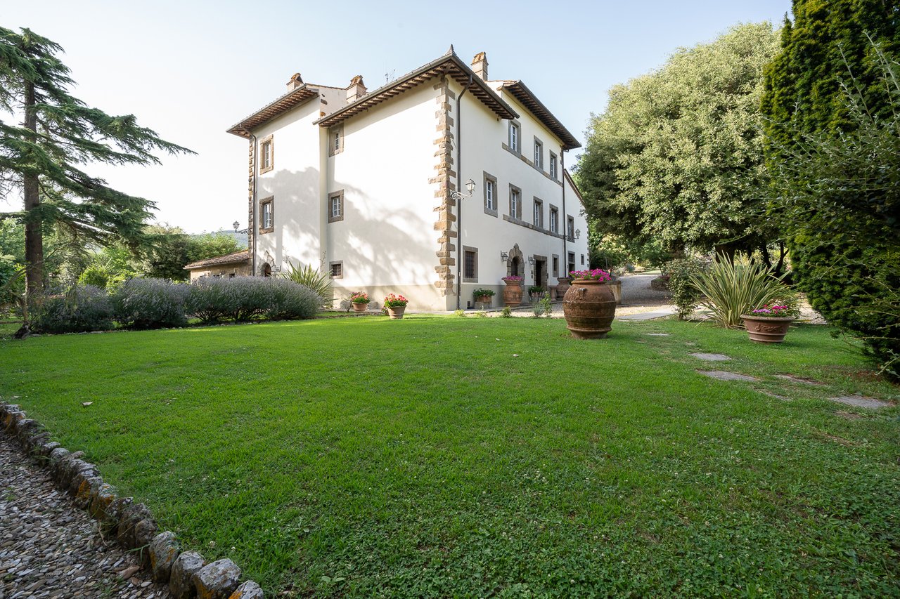 VILLA MECENATE