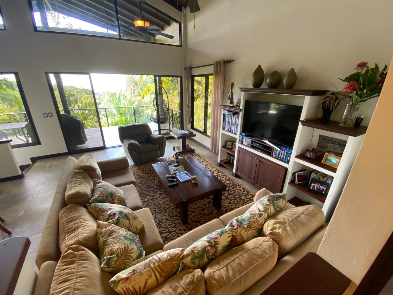 Jungle Villa with Infinity Pool, Uvita, Puntarenas