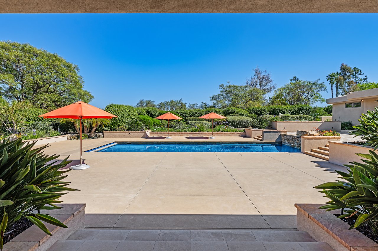 A Rancho Santa Fe Estate with Commanding Lake Views