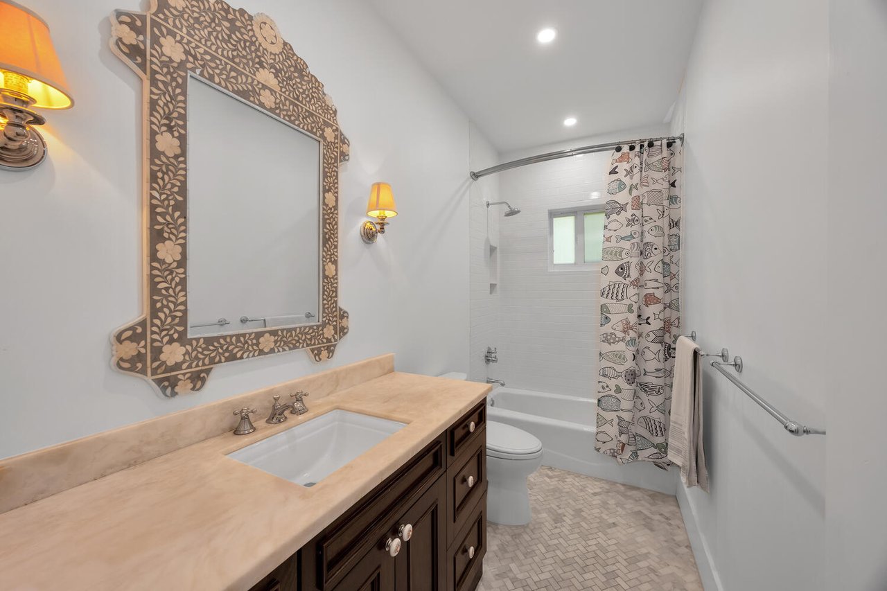 Palmetto Bay Perfection: Spacious, Serene, Stunning