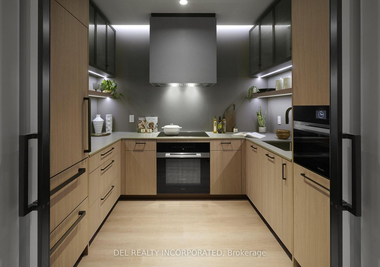 KING WEST'S PREMIER LUXURY COMMUNITY