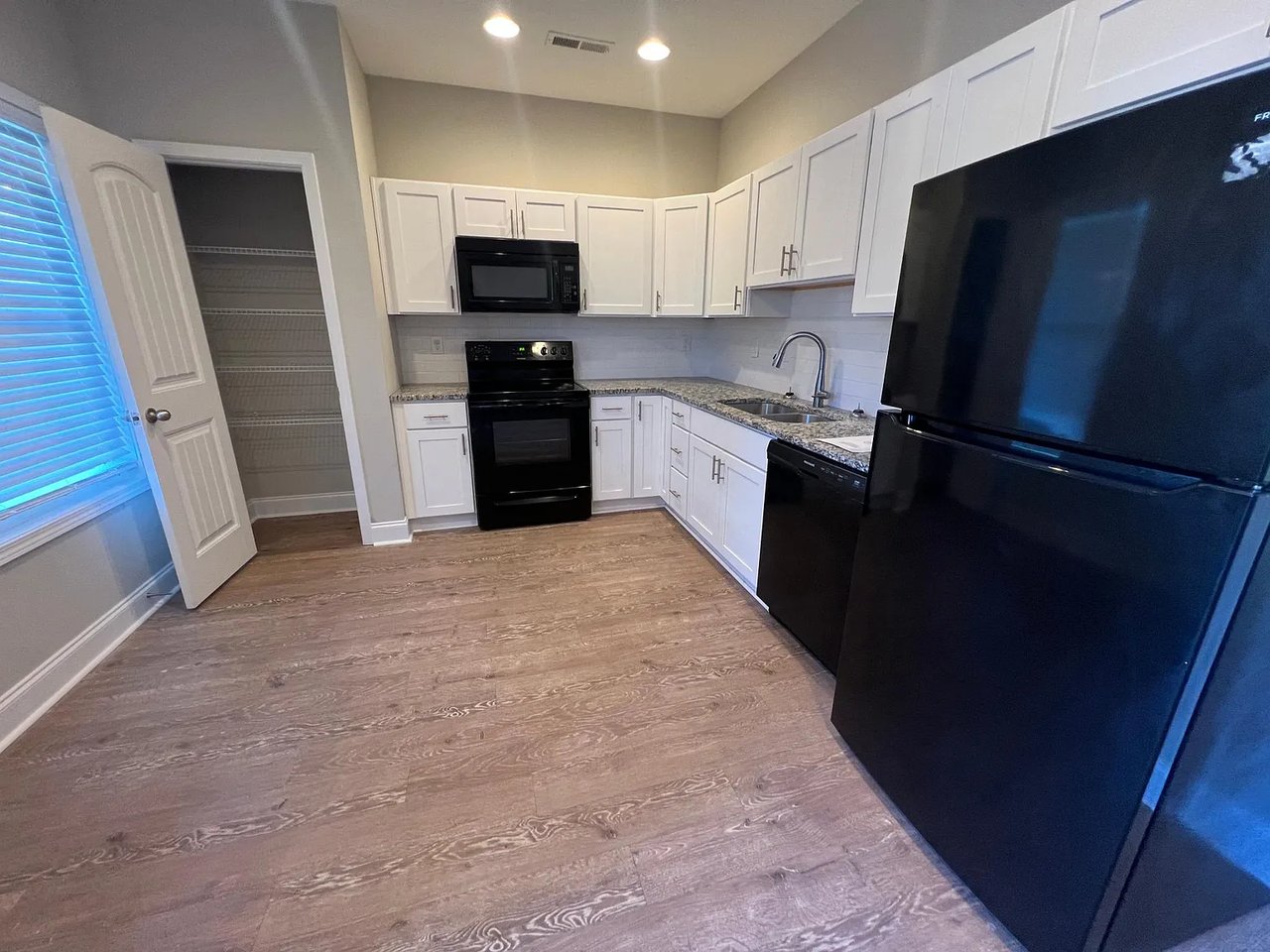 155 Peachtree Ln 